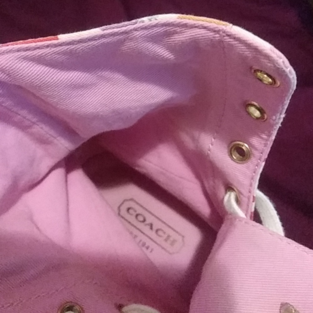 Coach - Picture 2 of 2